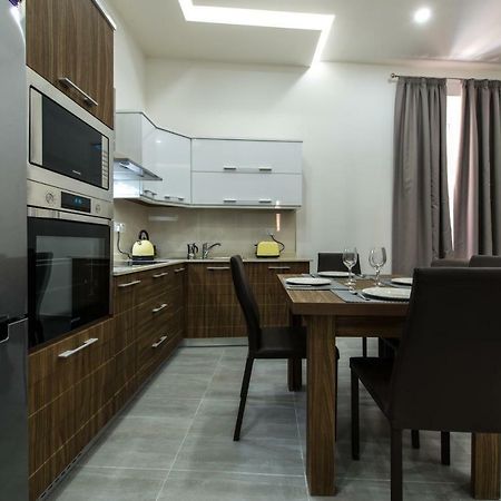 Hacienda Apartments Слима Экстерьер фото